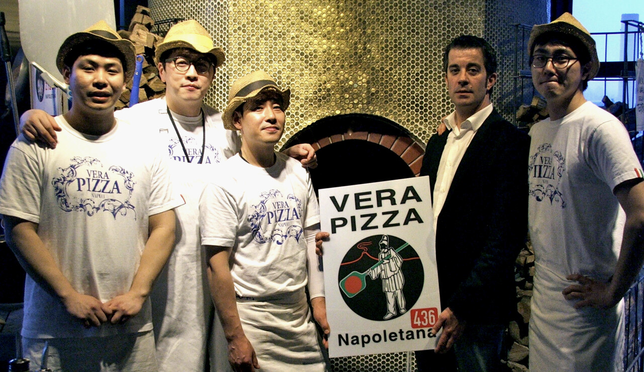 Slider 1 Massimiliano Crocetti Pizza wooden oven
